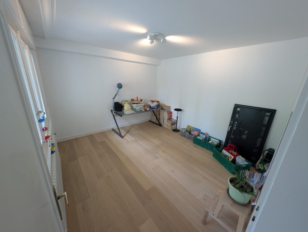 A louer : Bureau privé de 14 m² dans espace partagé avec accès aux services communs