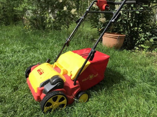 Scarificateur éléctrique