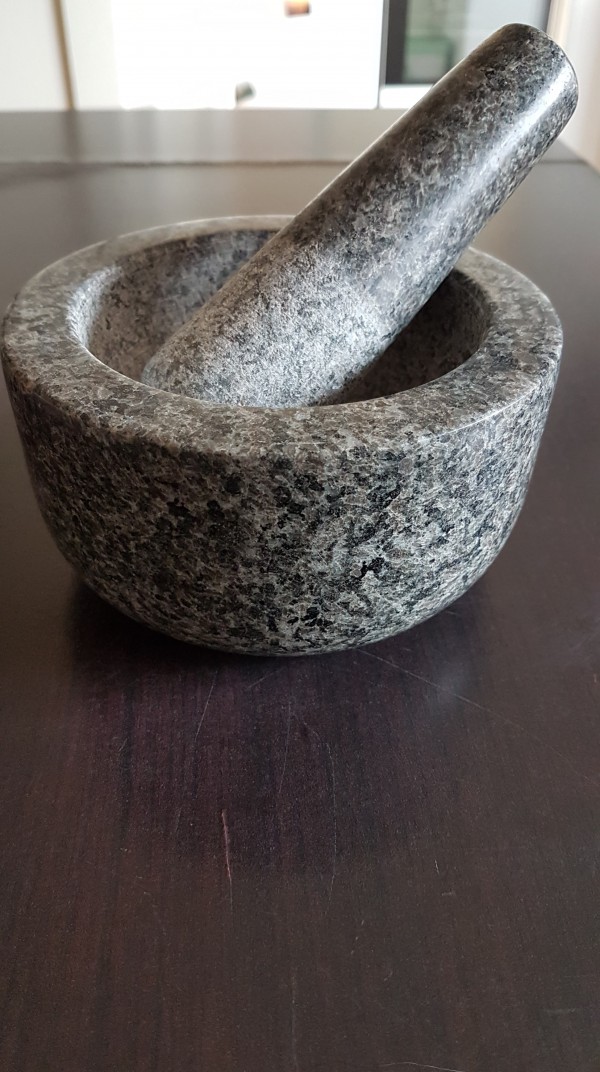 Pilon et mortier en granite / Betty Bossi