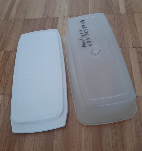 Boîte à cake "tupperware"