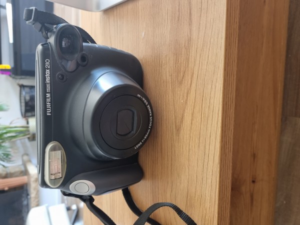 Polaroïd- Fuljifilm instax 210