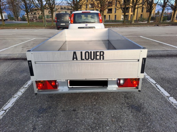 Remorque freinée pour voiture