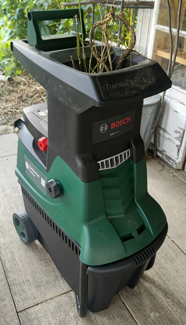 Broyeuse Bosch AXT 23 - "silencieuse" système de coupe à turbine