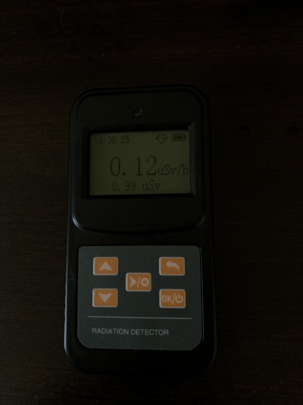 Compteur Geiger FS-600