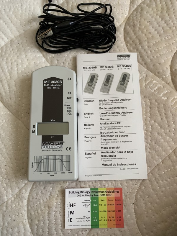Mesureur d'ondes électromagnétiques BF Gigahertz Solutions ME 3030B