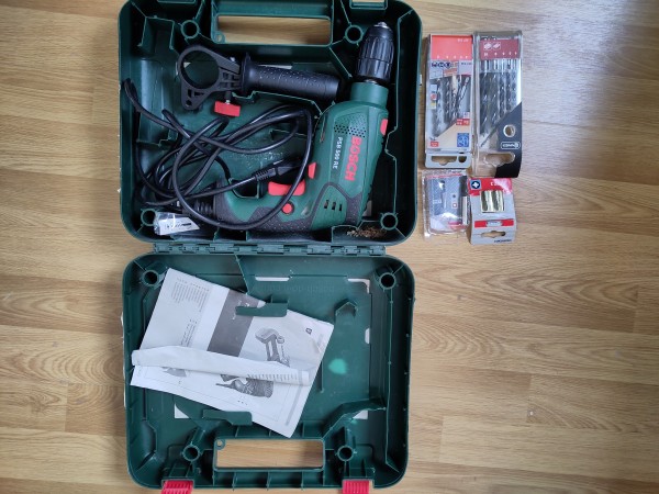 Perceuse Bosch PSB 500 RE et mèches